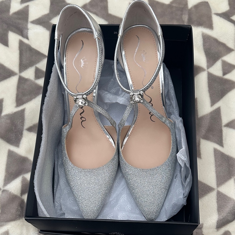 Nina Silver Glitter Heels Size 10